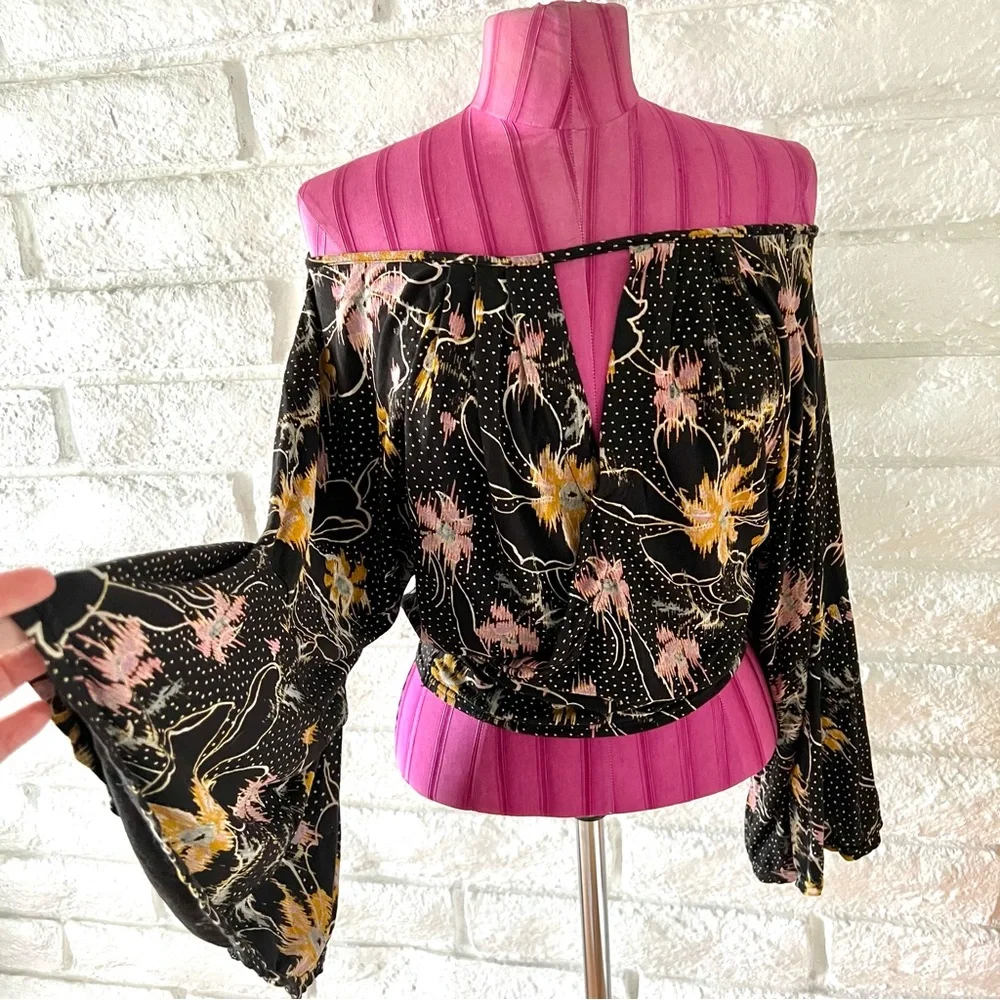Free People Off the Shoulder Floral Top Medium T58